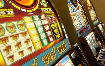 ﻿Участковый обвиняется в помощи подпольному казино